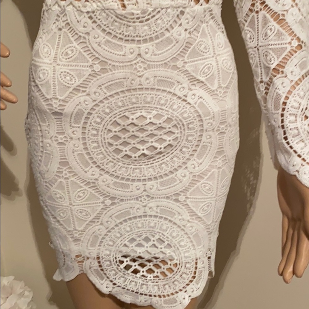 White lace dress - Picture 11 of 16